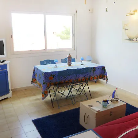 Holiday La Corniche Tatil Evi *